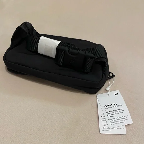 NWT! Lululemon MINI BELT BAG in Black - Picture 11 of 13